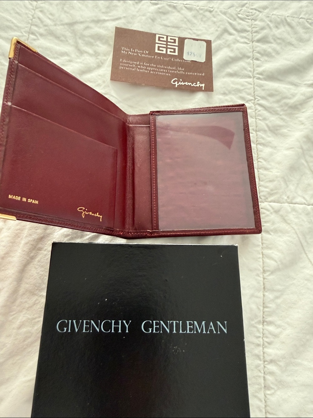 Givenchy Burgundy Leather Bi fold wallet with Gold Corners. Vintage 70s - Picture 2 of 2